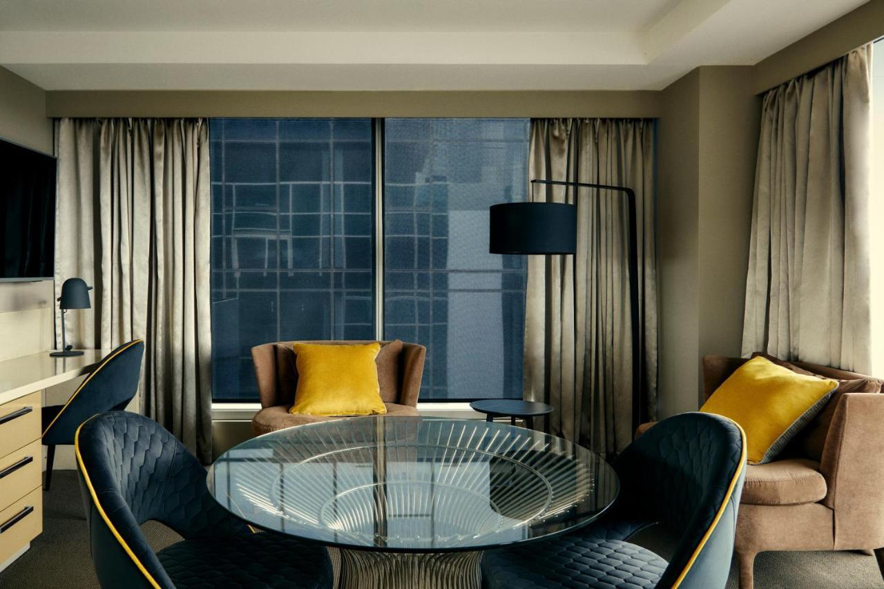 The Kinson Hotel Melbourne Exterior photo A suite at the hotel