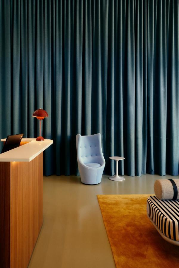 The Kinson Hotel Melbourne Exterior photo A room at the Standard East Village