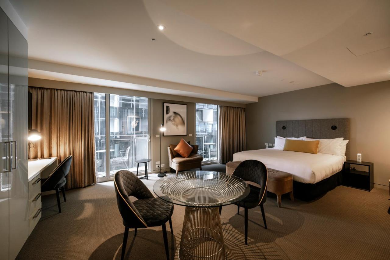 The Kinson Hotel Melbourne Exterior photo A suite at the Hotel
